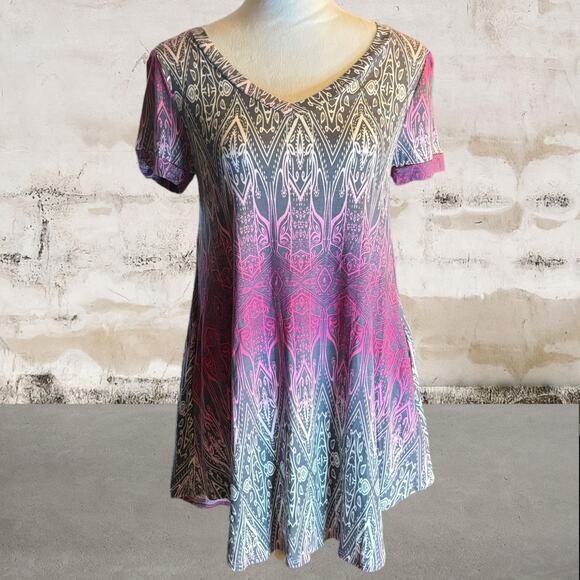 Viamor NWOT Women's Colorful V-Neck Short Sleeve Tunic Top W/Pockets-Size Small - Picture 1 of 5